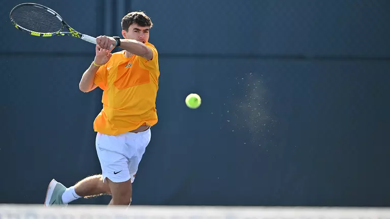 Men's Tennis Defeats William & Mary, 4-1