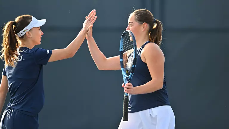 Women's Tennis Drops Match to NJIT, 5-2