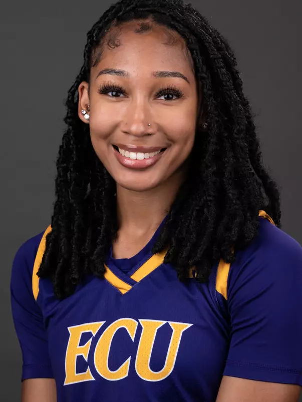 Synia Johnson Headshot 2023