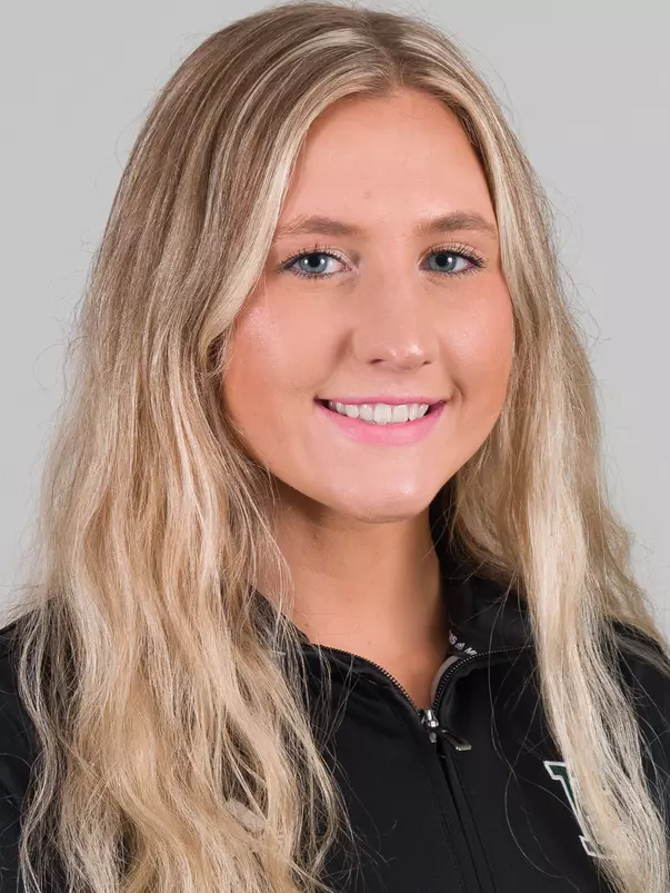 Riley Hoffman Headshot