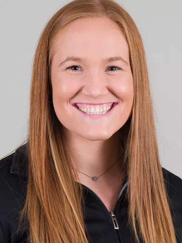 Ali Staver Headshot