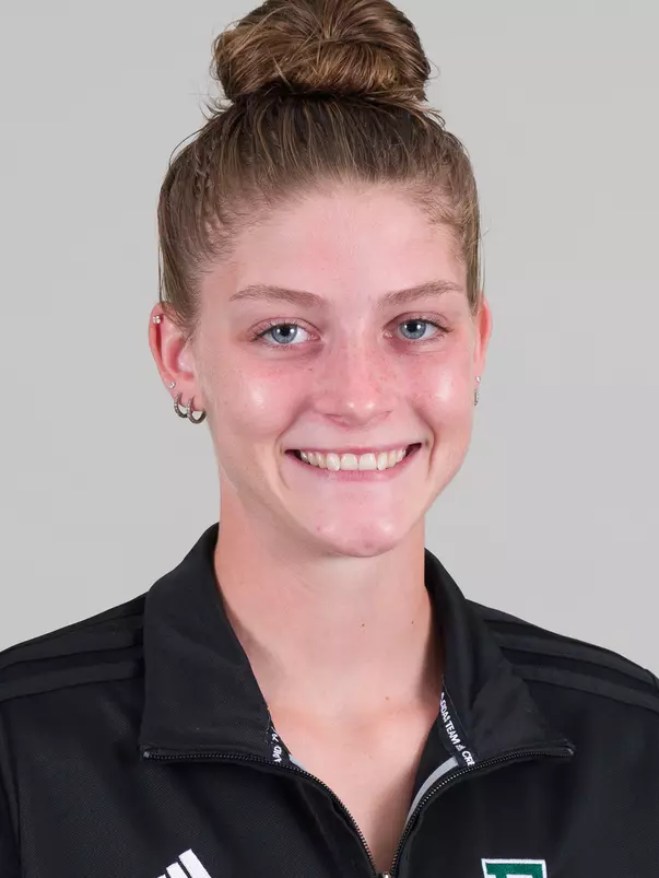 Abigail Wenger Headshot