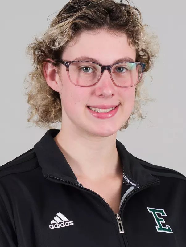 Savannah Mouat Headshot