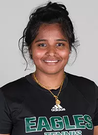 Vasavi Ganesan headshot 2021-22