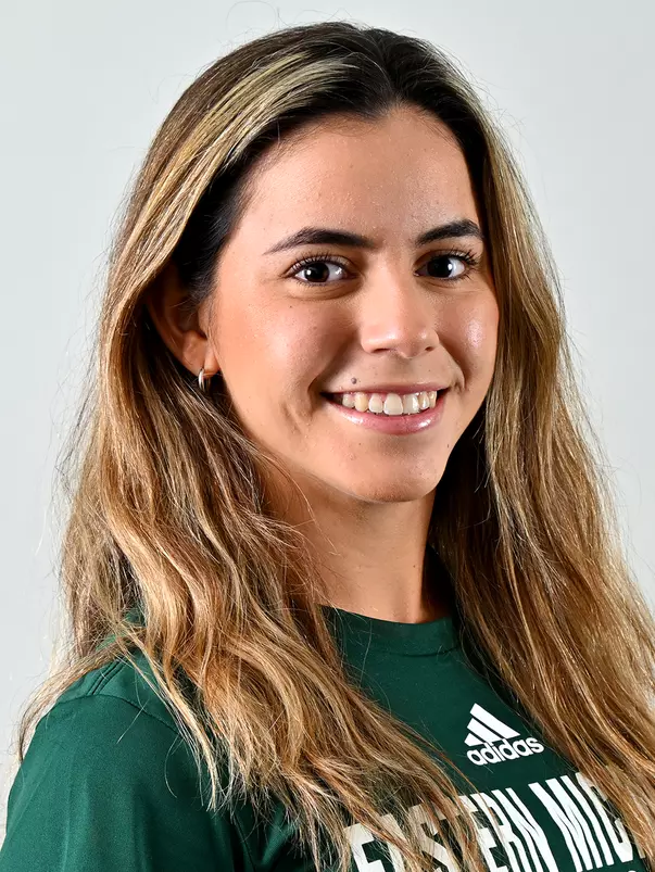 2023-24 Tennis Headshot: Regina Mendez