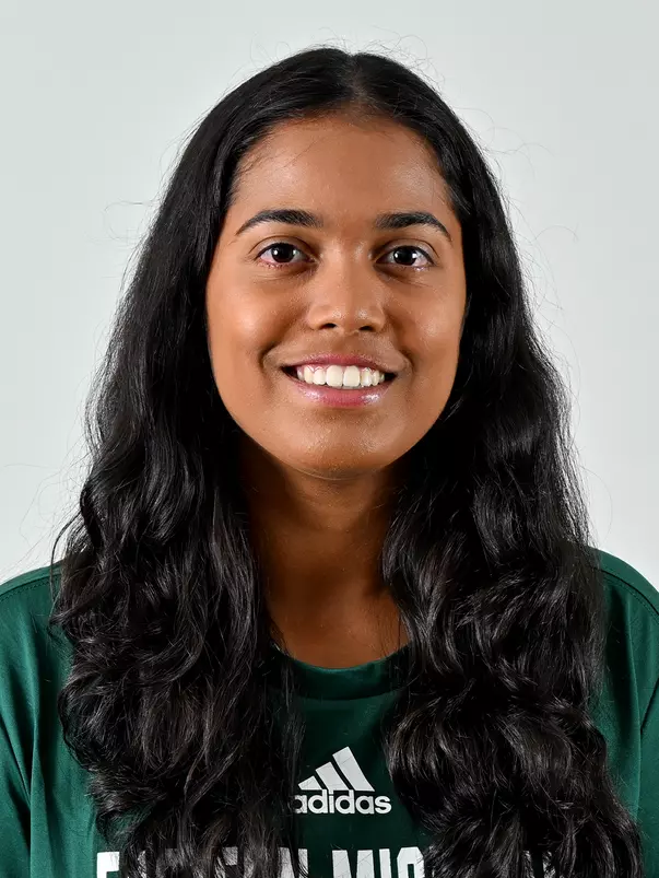 2023-24 Tennis Headshot: Vichare, Prerna