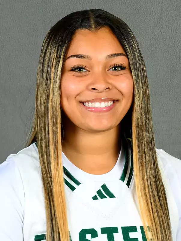 2425 WBB Headshots: 1 Olivia Smith
