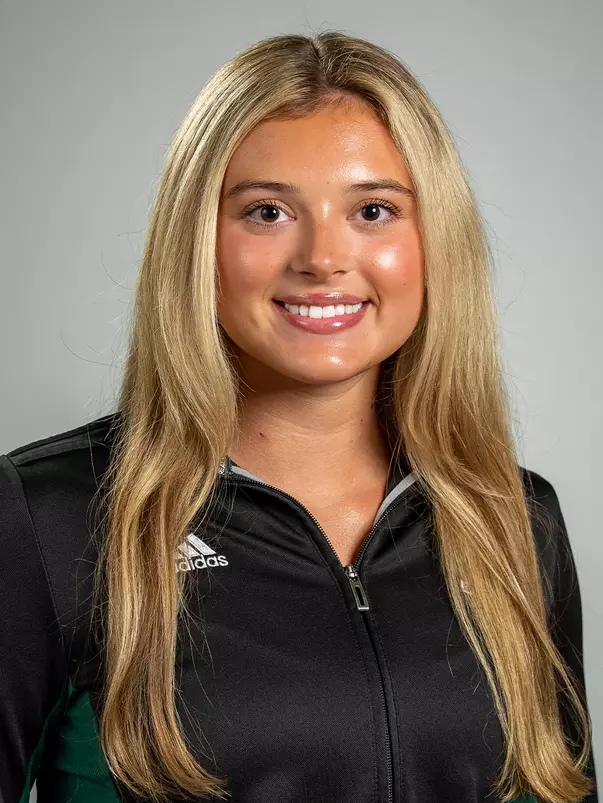Amelia Jones 2026-27 Swim and Dive Headshot