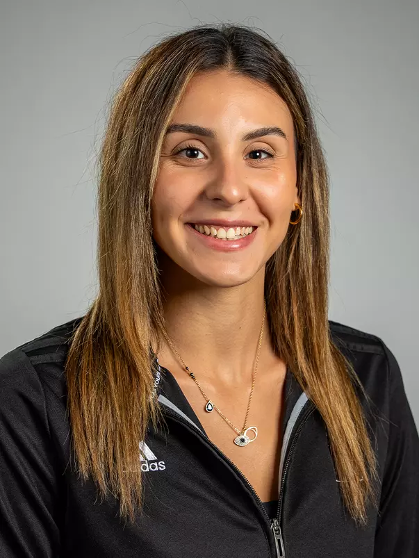 Azra Umut 2026-27 Swim and Dive Headshot