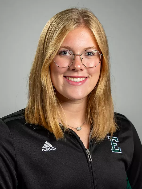 Emma Littrell 2026-27 Swim and Dive Headshot