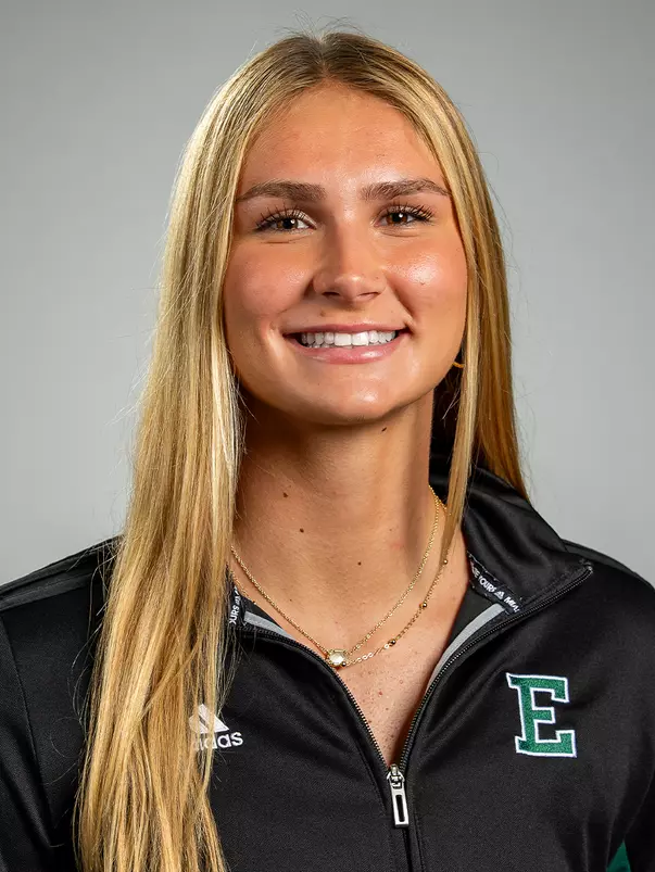 Gabia Gelumbickas 2026-27 Swim and Dive Headshot