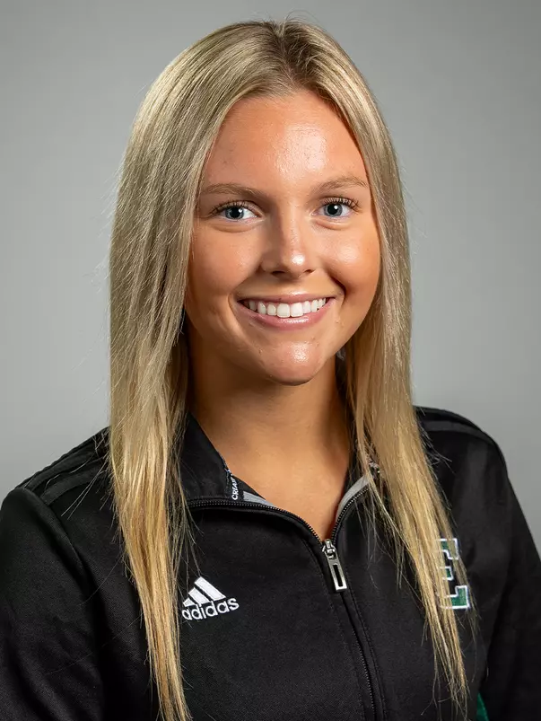 Morgan Hofmeister 2026-27 Swim and Dive Headshot