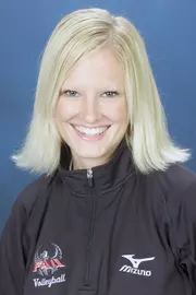 2004 headshot of Courtenay Kiebert-volleybal