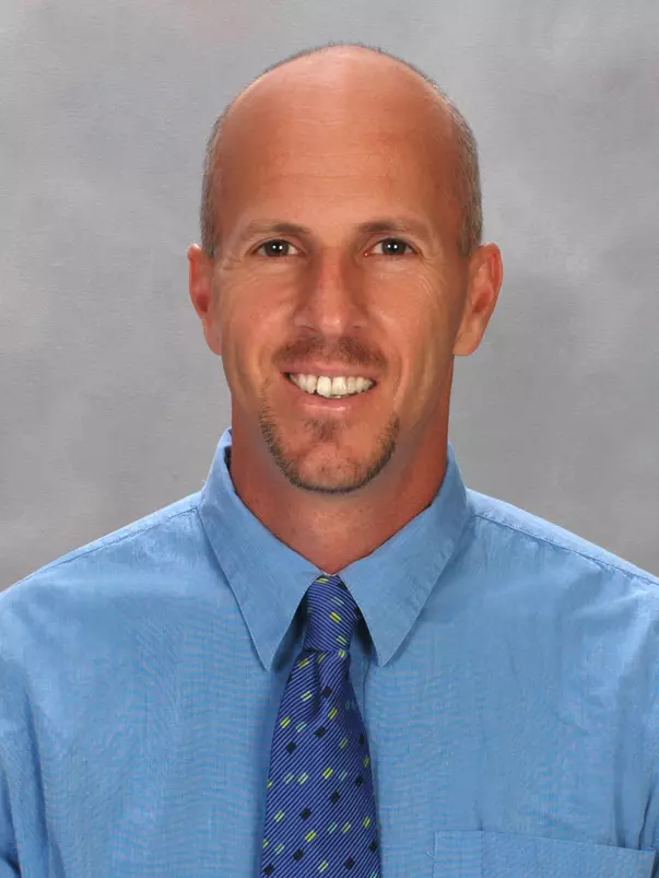 2006 volleyball coach Todd Raasc