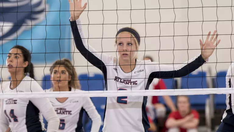 Volleyball Heads Out to LA Tech, Southern Miss