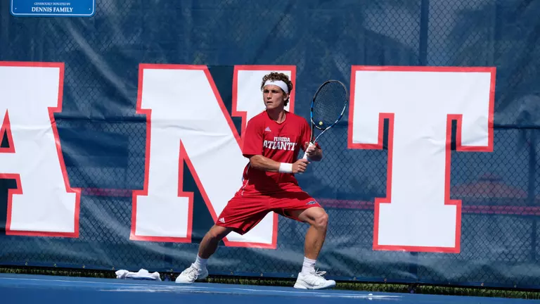 Men's Tennis Shuts Out NJIT 4-0, Improves to 12-4