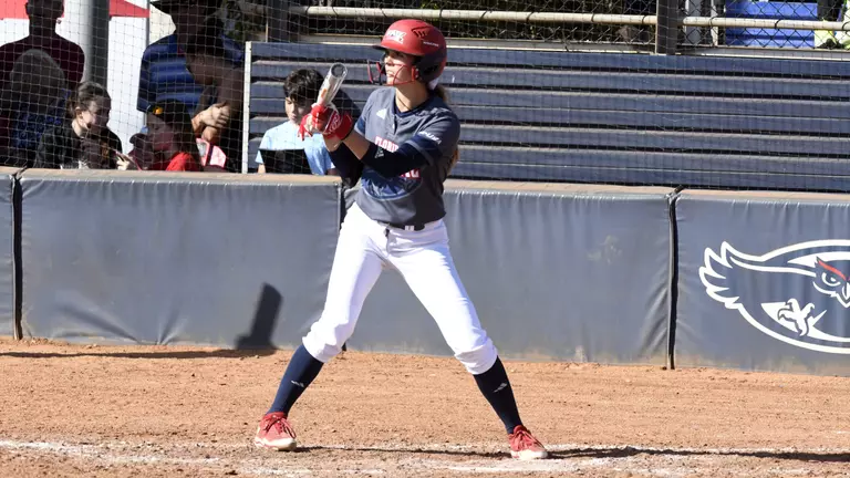 Softball Hosts UTSA for Final Home Series