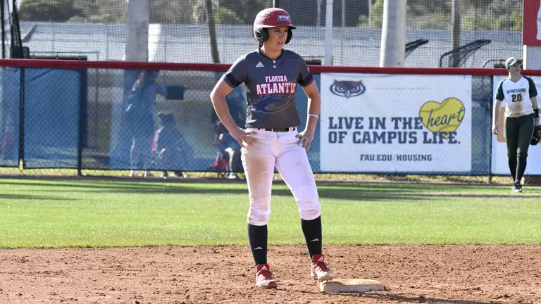 FAU Rallies For Late Comeback to Complete Sweep Against UTSA