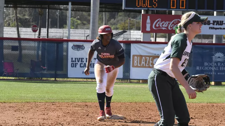 Owls Nipped by New Mexico State 5-4