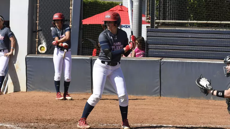 Softball Falls to UTEP 6-4 in Regular Season Finale
