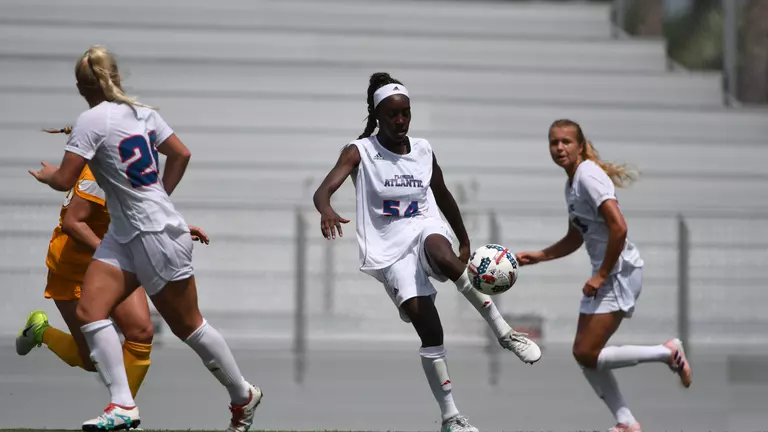 Women's Soccer Caps Road Trip with Win in Waning Seconds