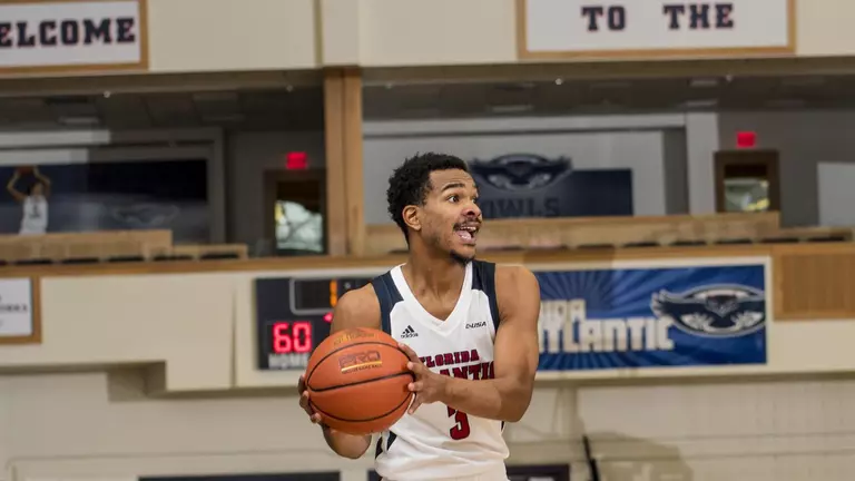 Men’s Basketball Tripped Up by Arkansas State in Double Overtime