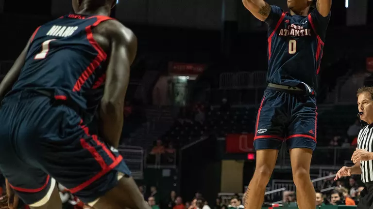 Owls Fall to Miami 75-55