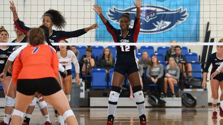 Owls Fall to WKU in Four Sets