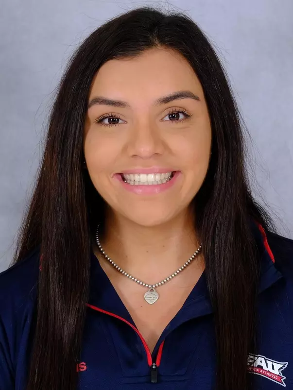 Jackie Farris headshot