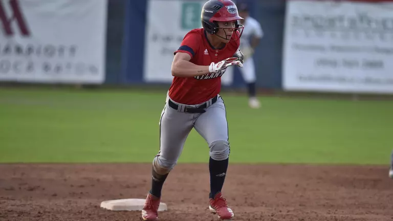 Softball Clinches Series Against Charlotte, Closes Out 2019 Season at Home
