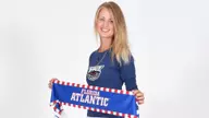 Women’s Tennis Uses Time for the Community