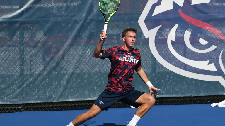 Men’s Tennis Records Saturday Sweep