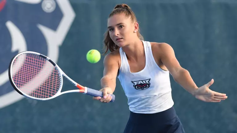Women’s Tennis Down Charlotte 4-0