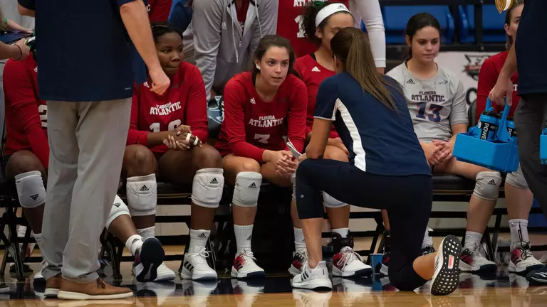 Blue Raiders Edge Owls in Five Sets
