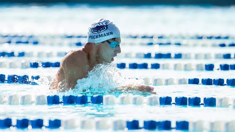 FAU Men Win Patriot Invitational, Women Capture Second Place