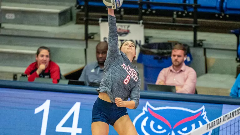 FAU drops five-set thriller at Middle Tennessee
