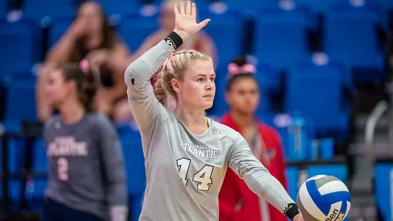 Owls welcome No. 22 WKU on Friday