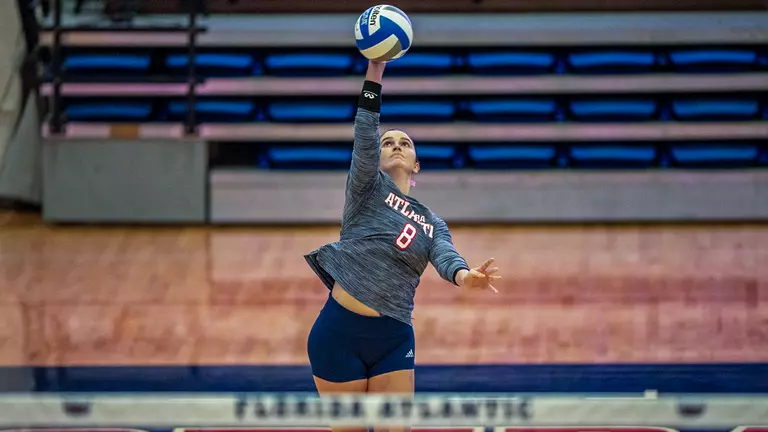 Owls drop three-set battle against No. 22 WKU