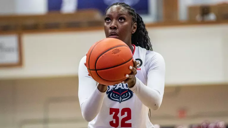 Owls top Chicago State in seventh-straight win