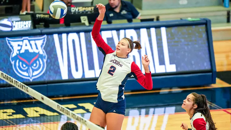 Owls drop five-set battle at UTSA