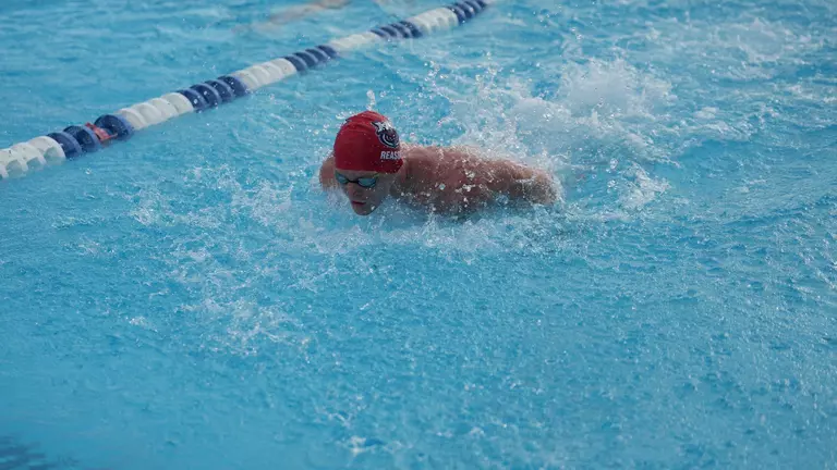 Owls Sweep in Dual Meet