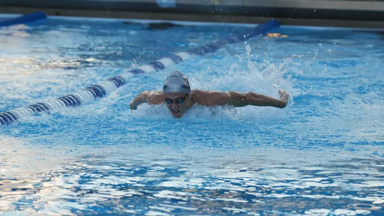 Owls Start Strong at TYR Fall Classic
