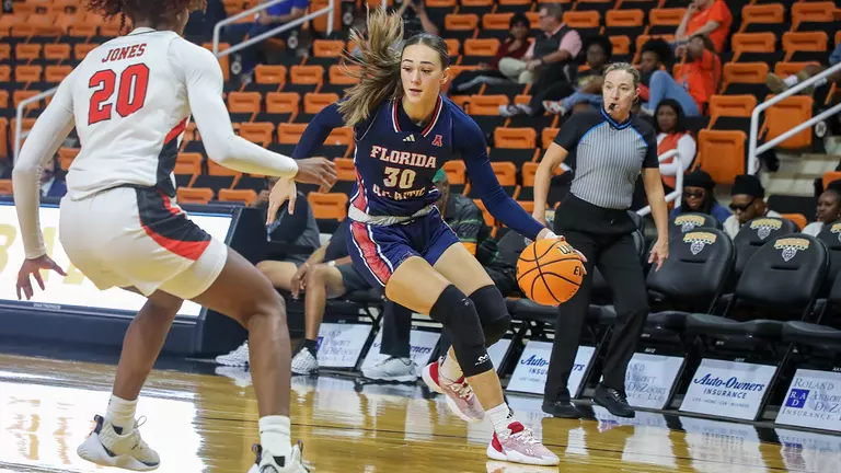 Owls fall in opener at Mercer