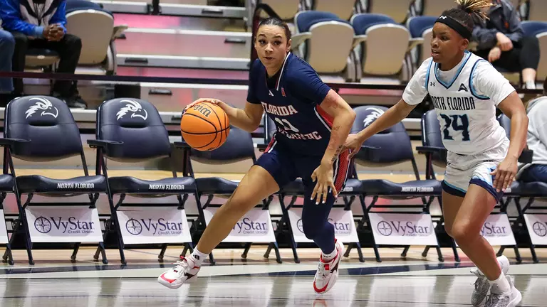 Owls Out-muscle Ospreys in Overtime, 84-75