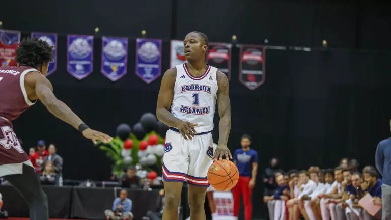 No. 19 Owls Defeat No. 12 Texas A&M; Advance to Championship