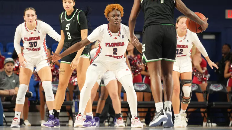 Owls Set for Big Ten Battle at Nebraska