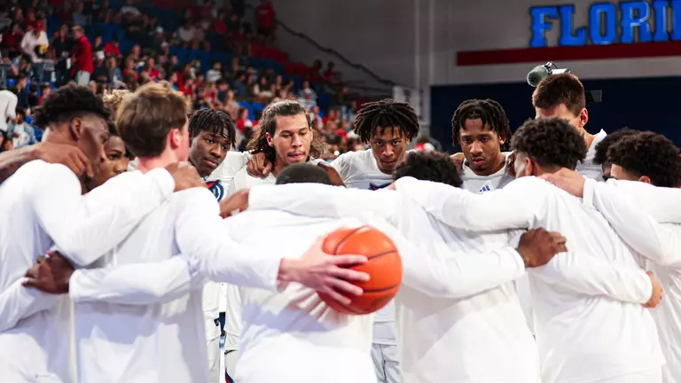 Owls Ranked No. 15 in the AP Top 25