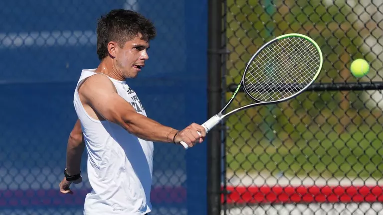 #63 FAU Tops UNCW 4-0