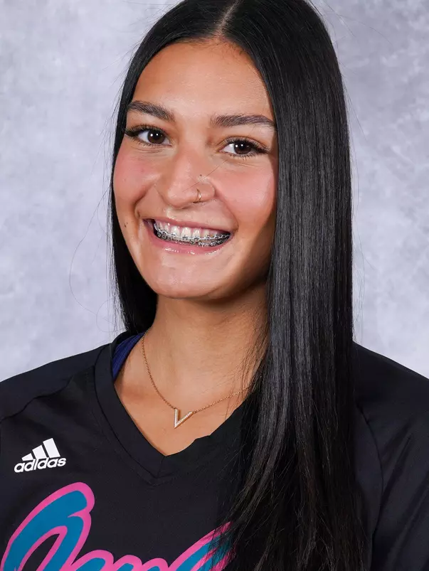 2023-24 FAU Head Shots - Valeria Rosado