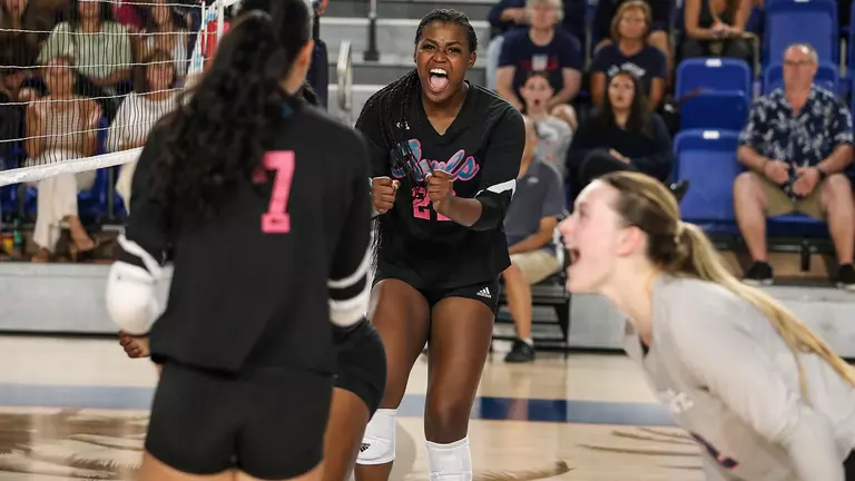 Owls Claim Four-setter for First AAC Win